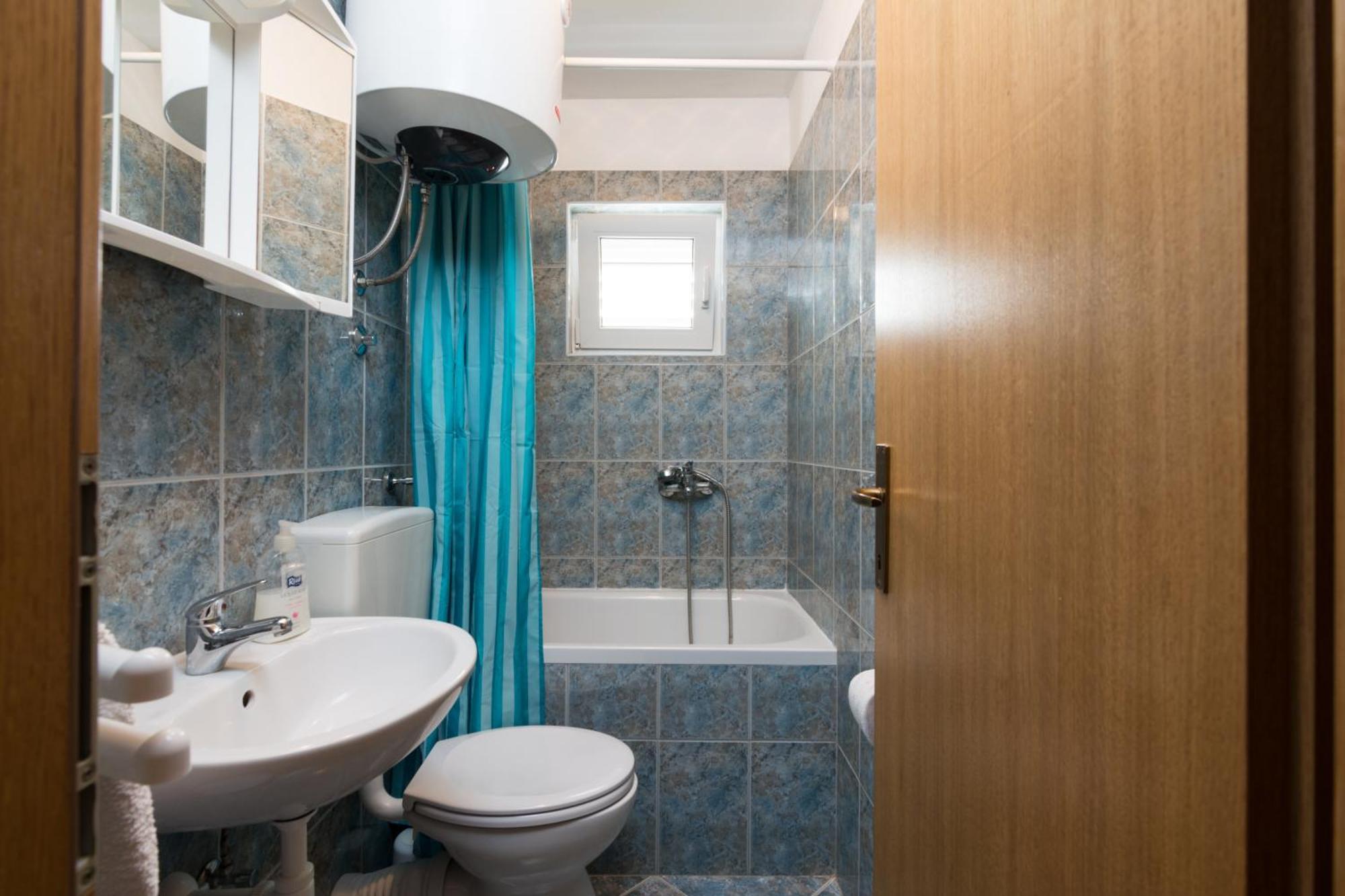 Apartments Mirko Vinišće Екстериор снимка