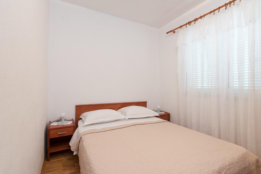 Apartments Mirko Vinišće Стая снимка