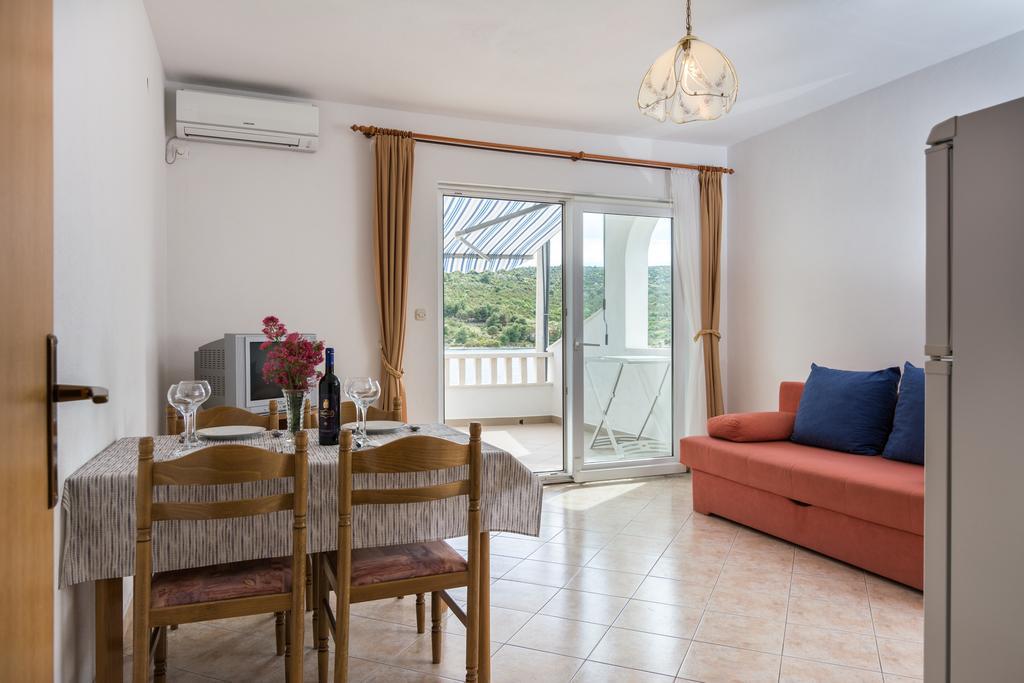 Apartments Mirko Vinišće Стая снимка